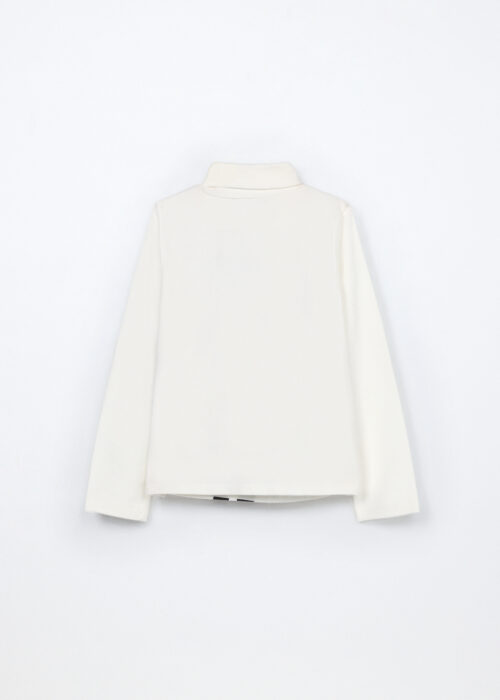 Alternative view of Majica