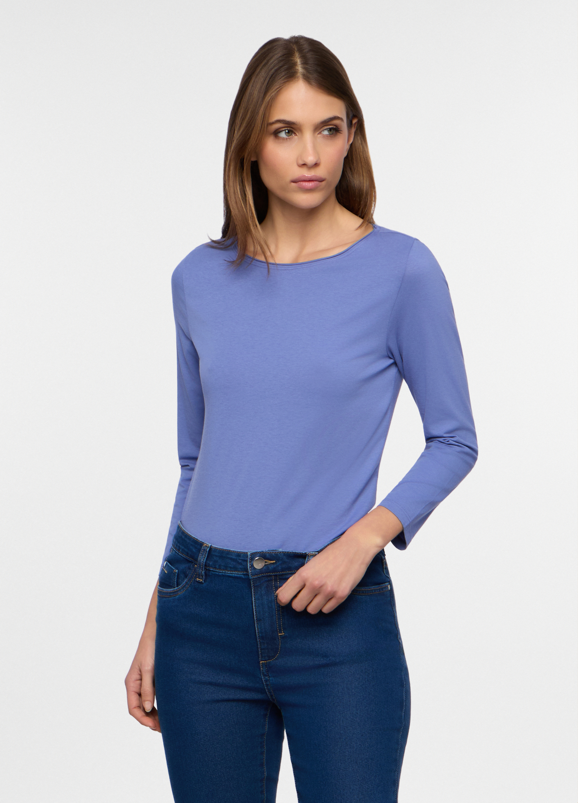 Ženska majica s izrezom u obliku čamca od rastezljivog materijala