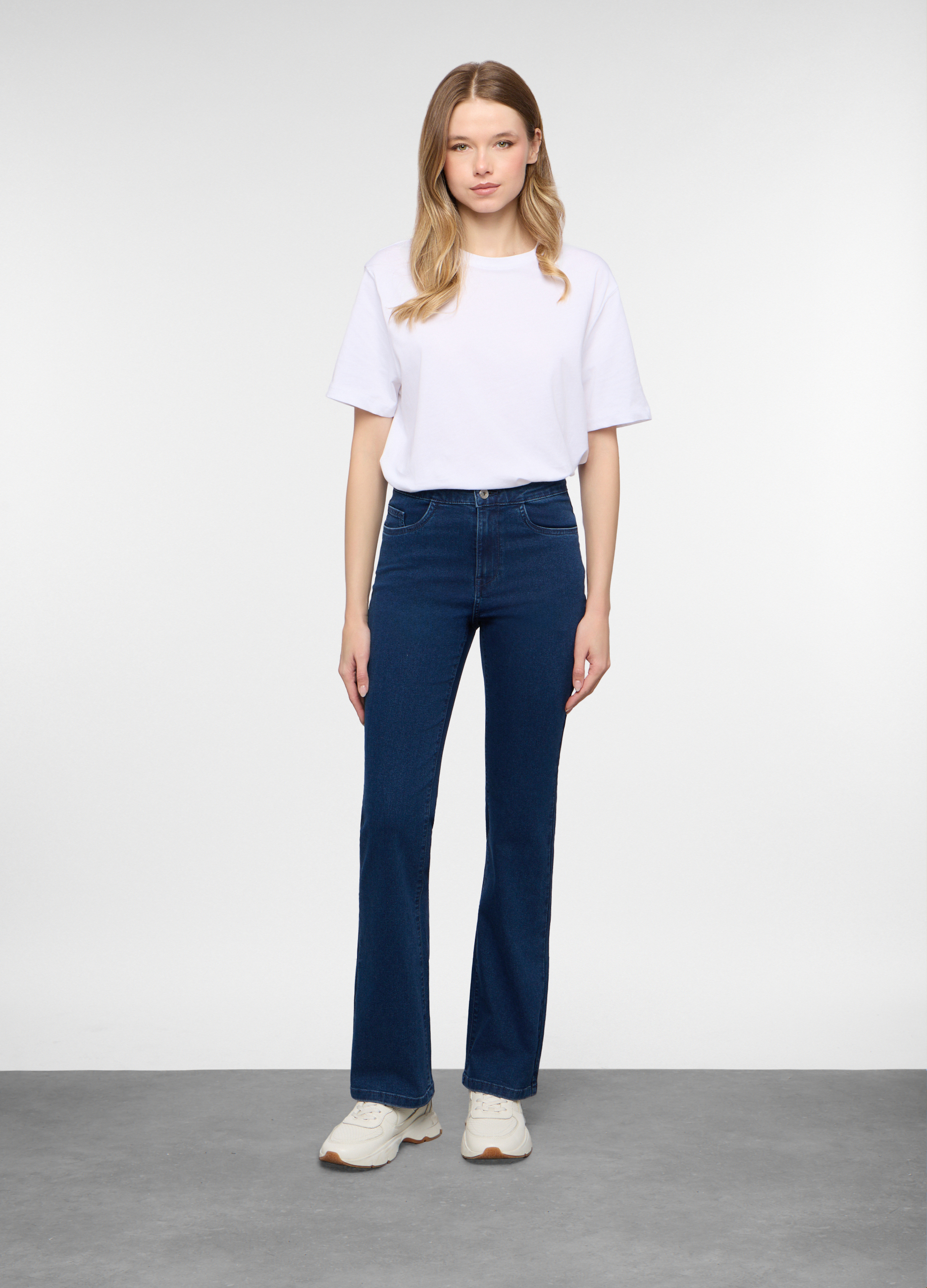 Ženske flare pantalone od rastezljivog trapera s 5 džepova