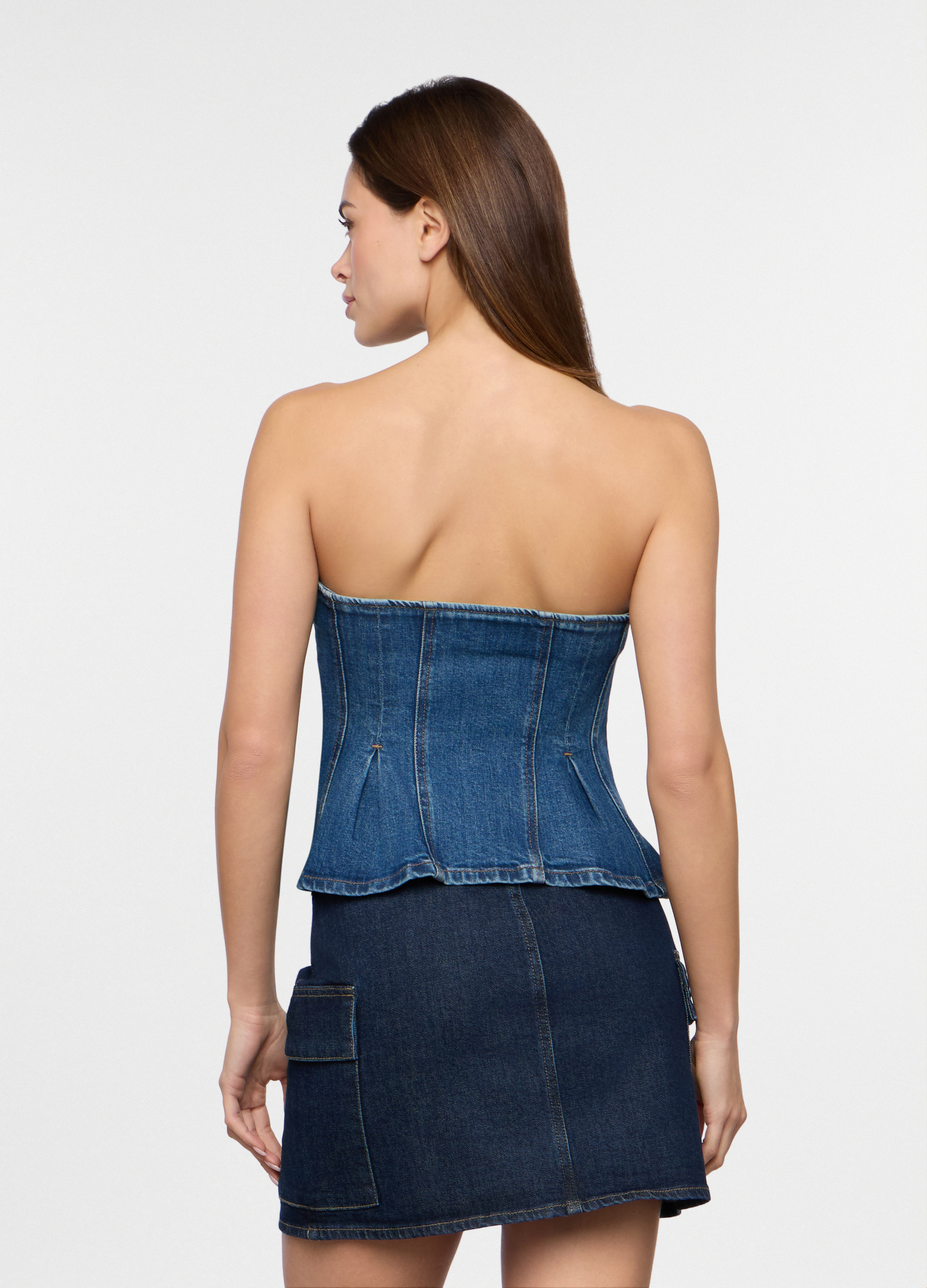 Alternative view of Majica