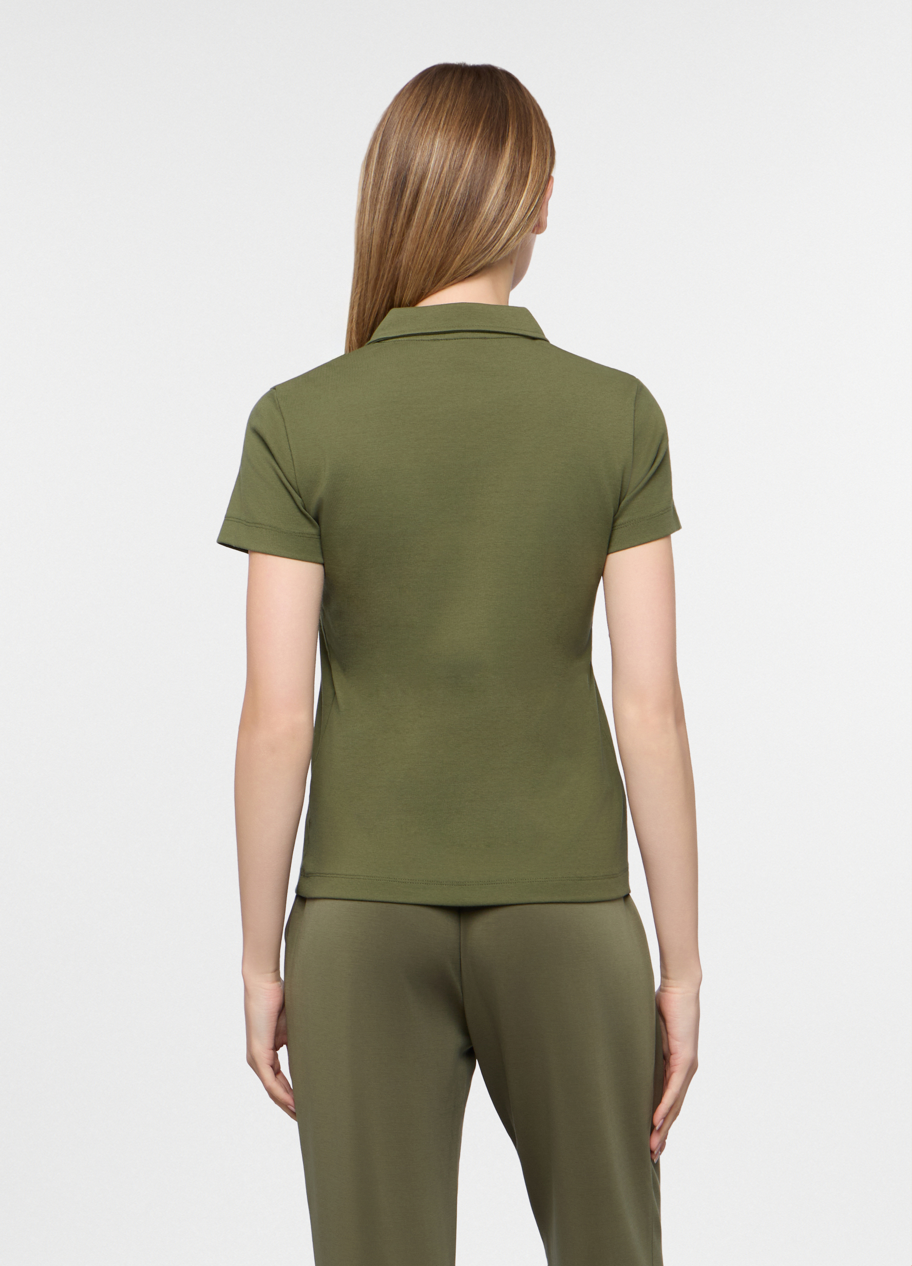 Alternative view of Majica