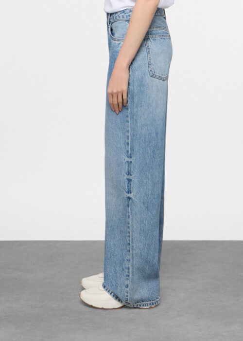 Alternative view of Jeans