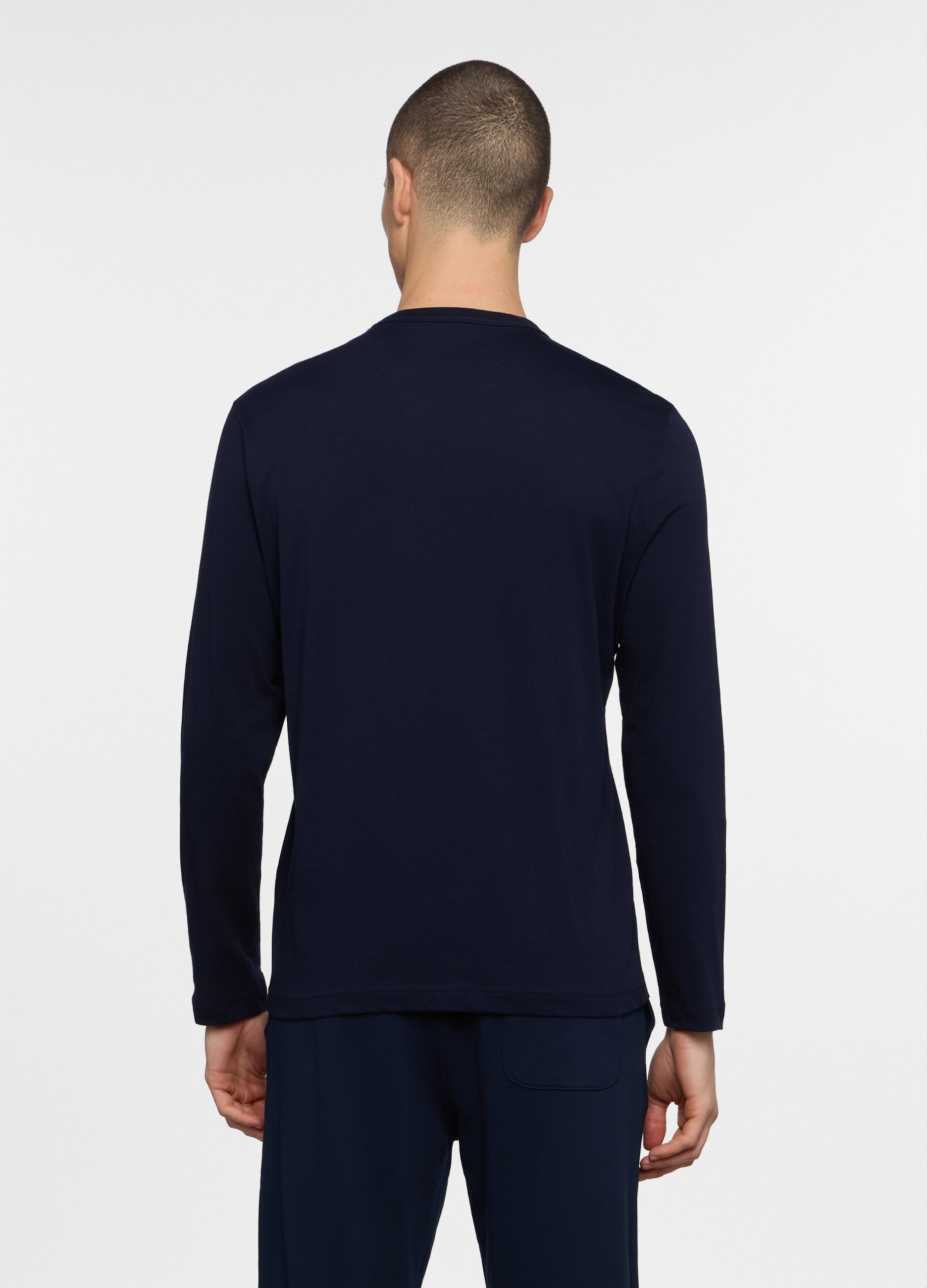 Alternative view of Majica