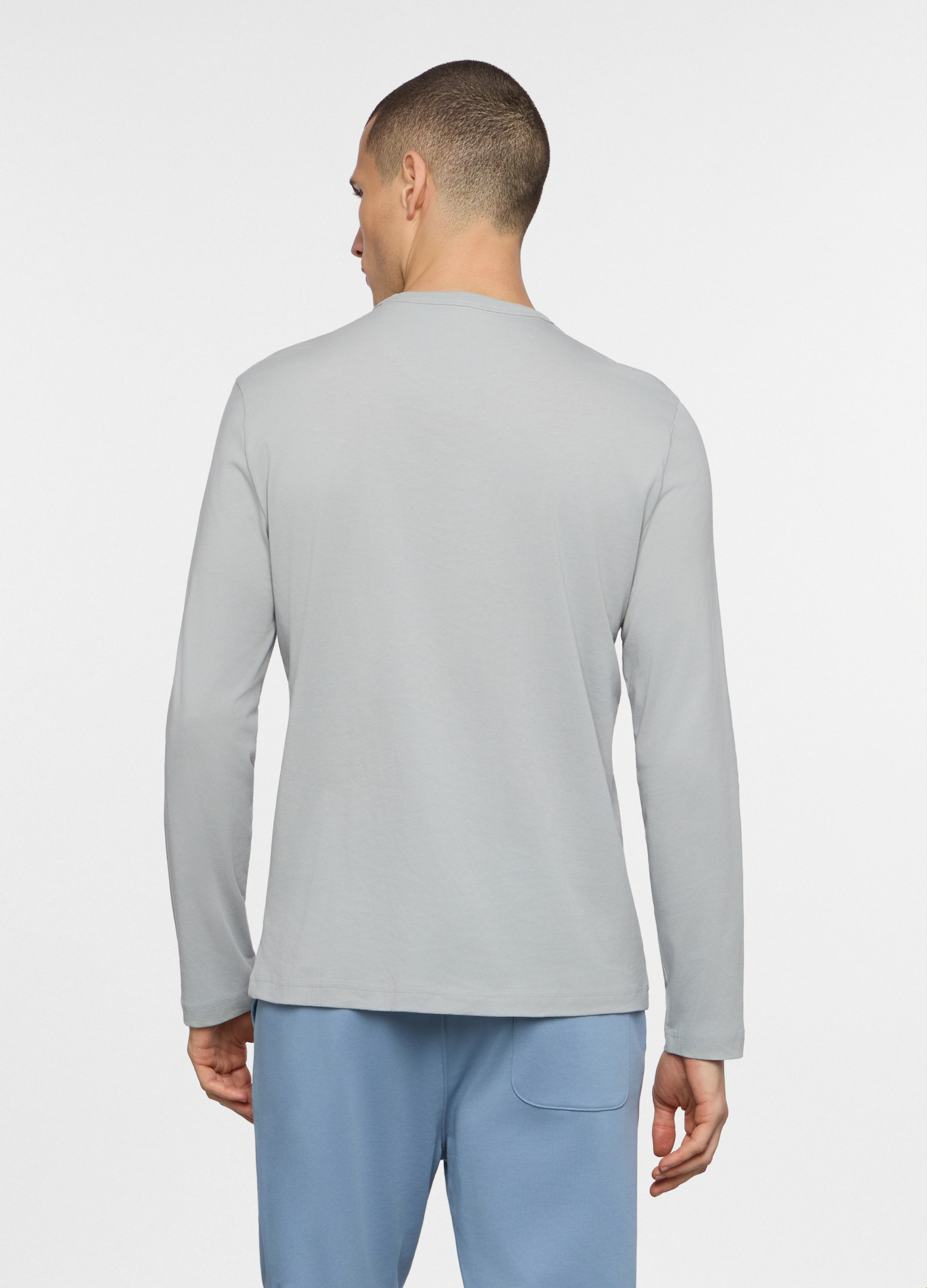 Alternative view of Majica