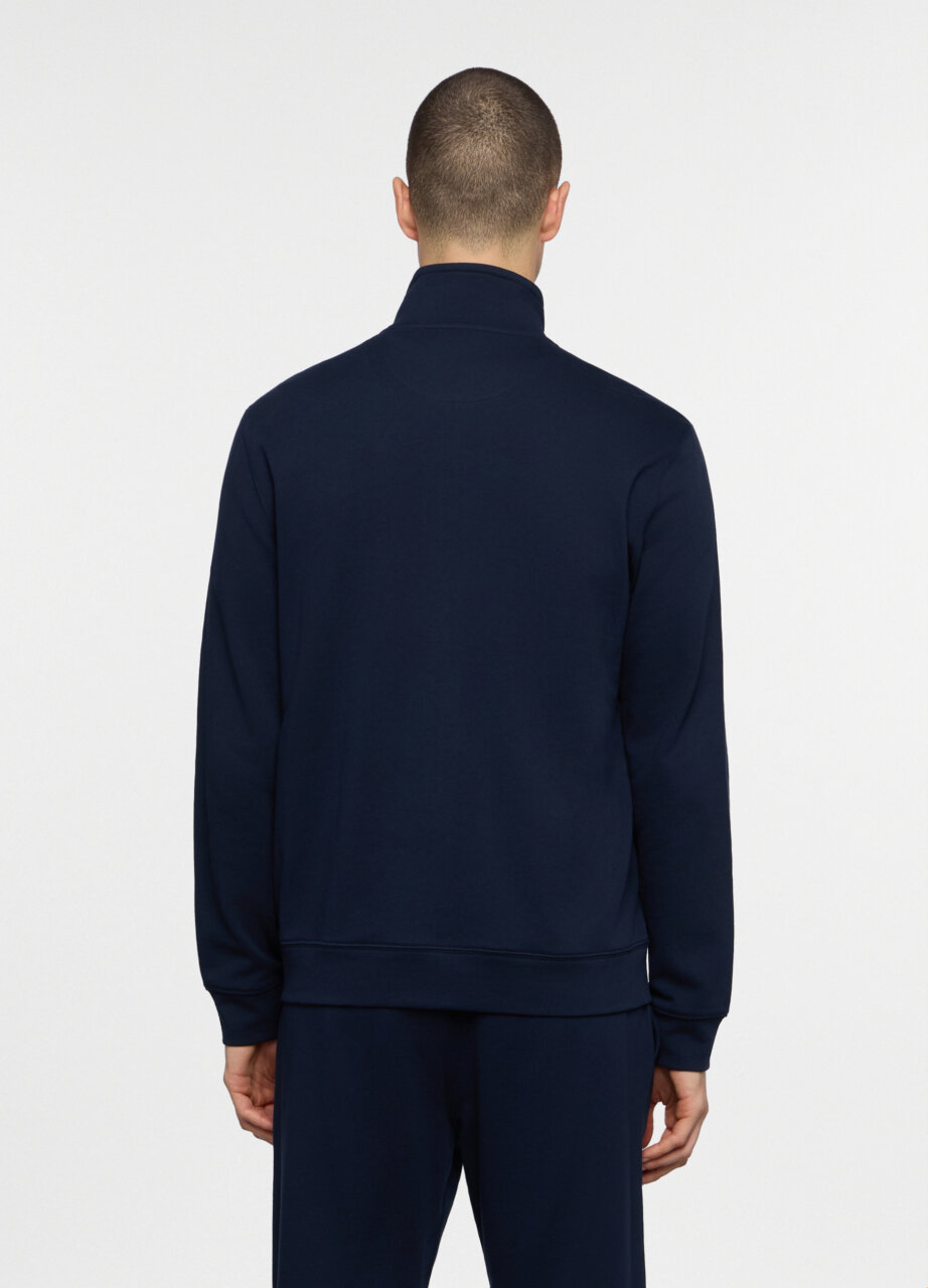 Alternative view of Dukserica