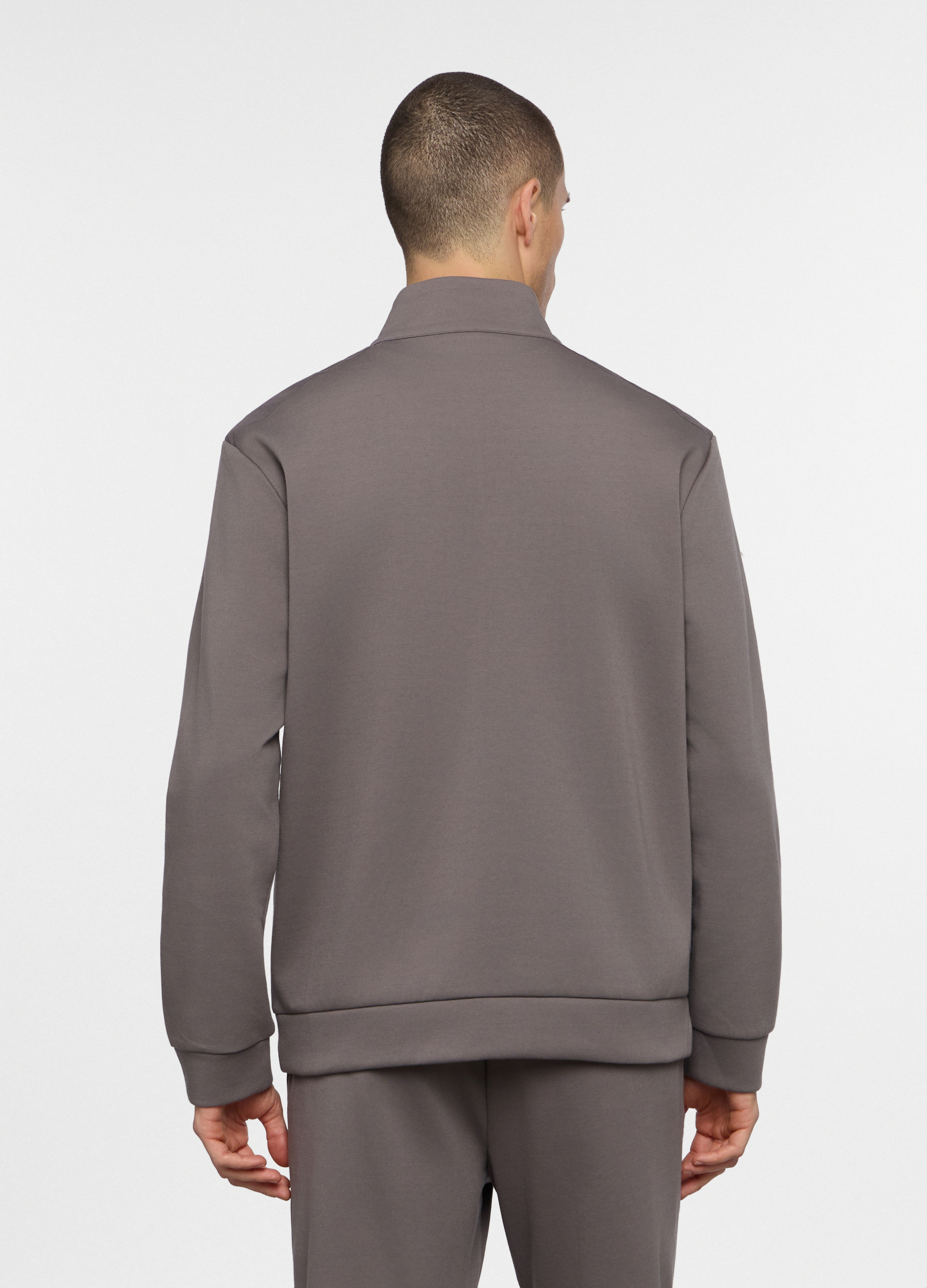 Alternative view of Dukserica