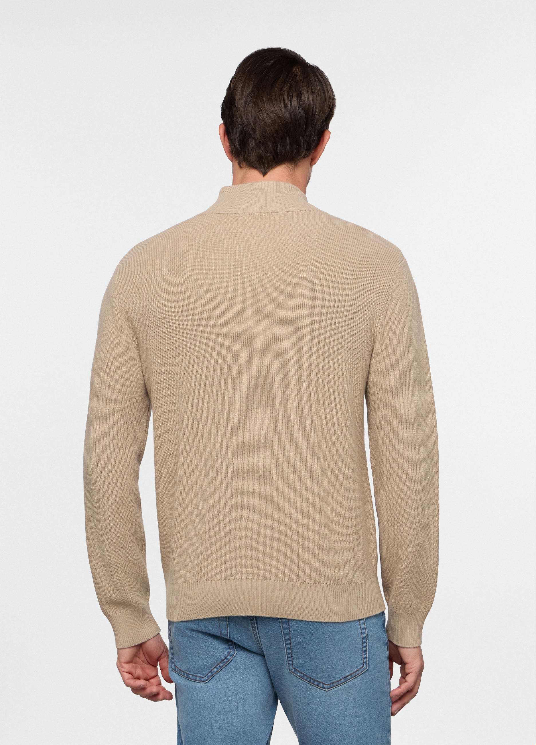 Alternative view of Kardigan