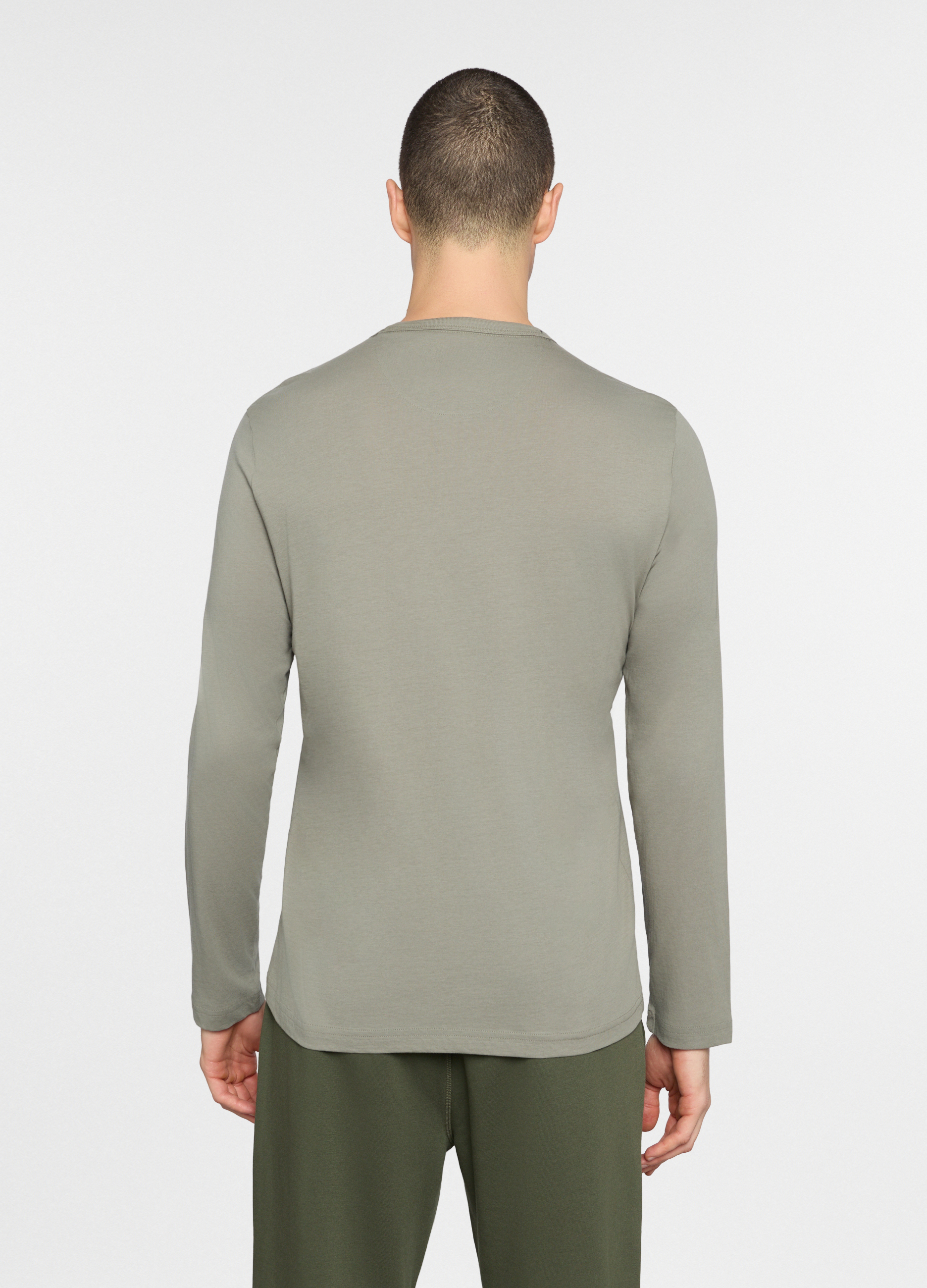 Alternative view of Majica