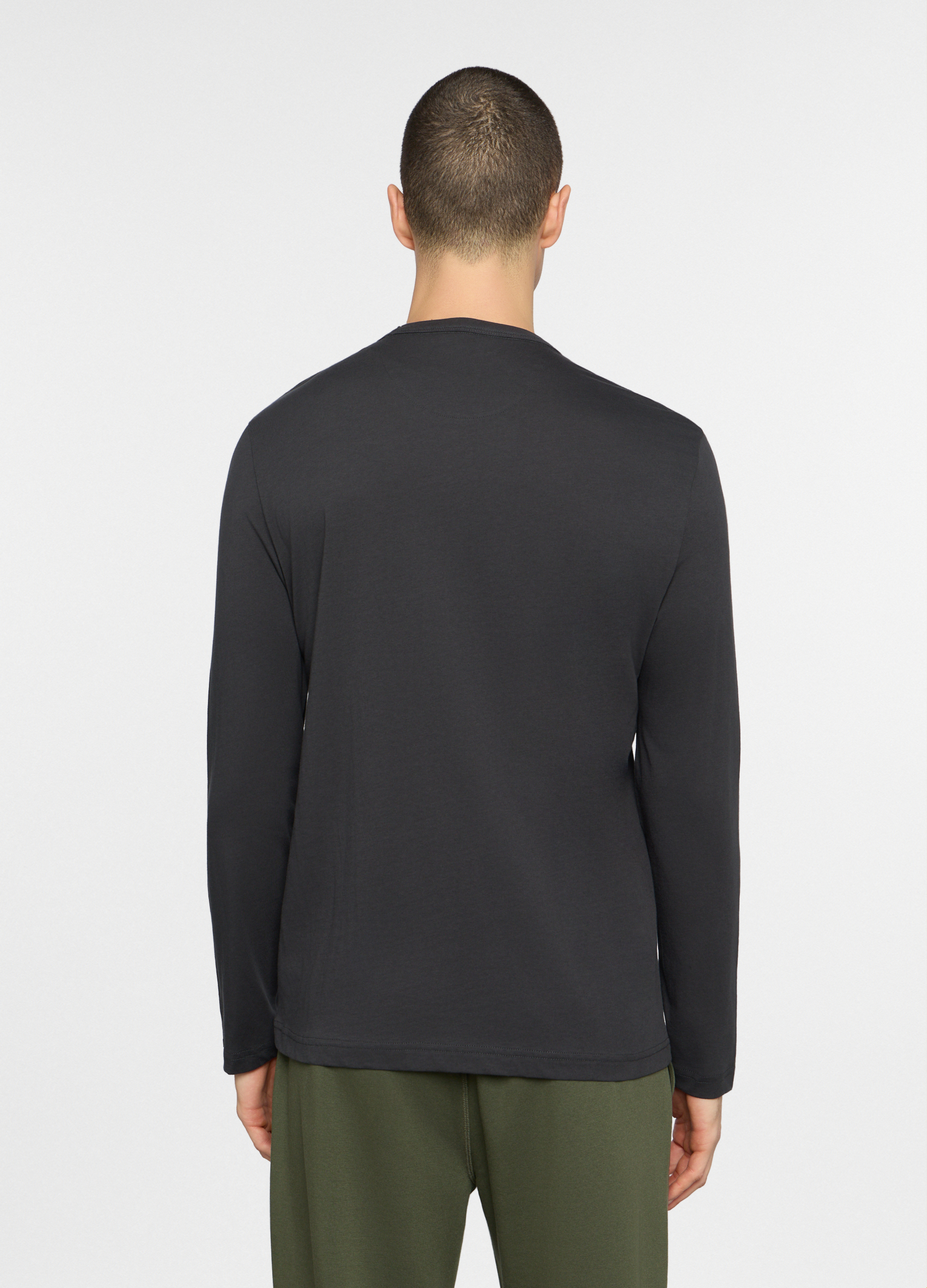 Alternative view of Majica