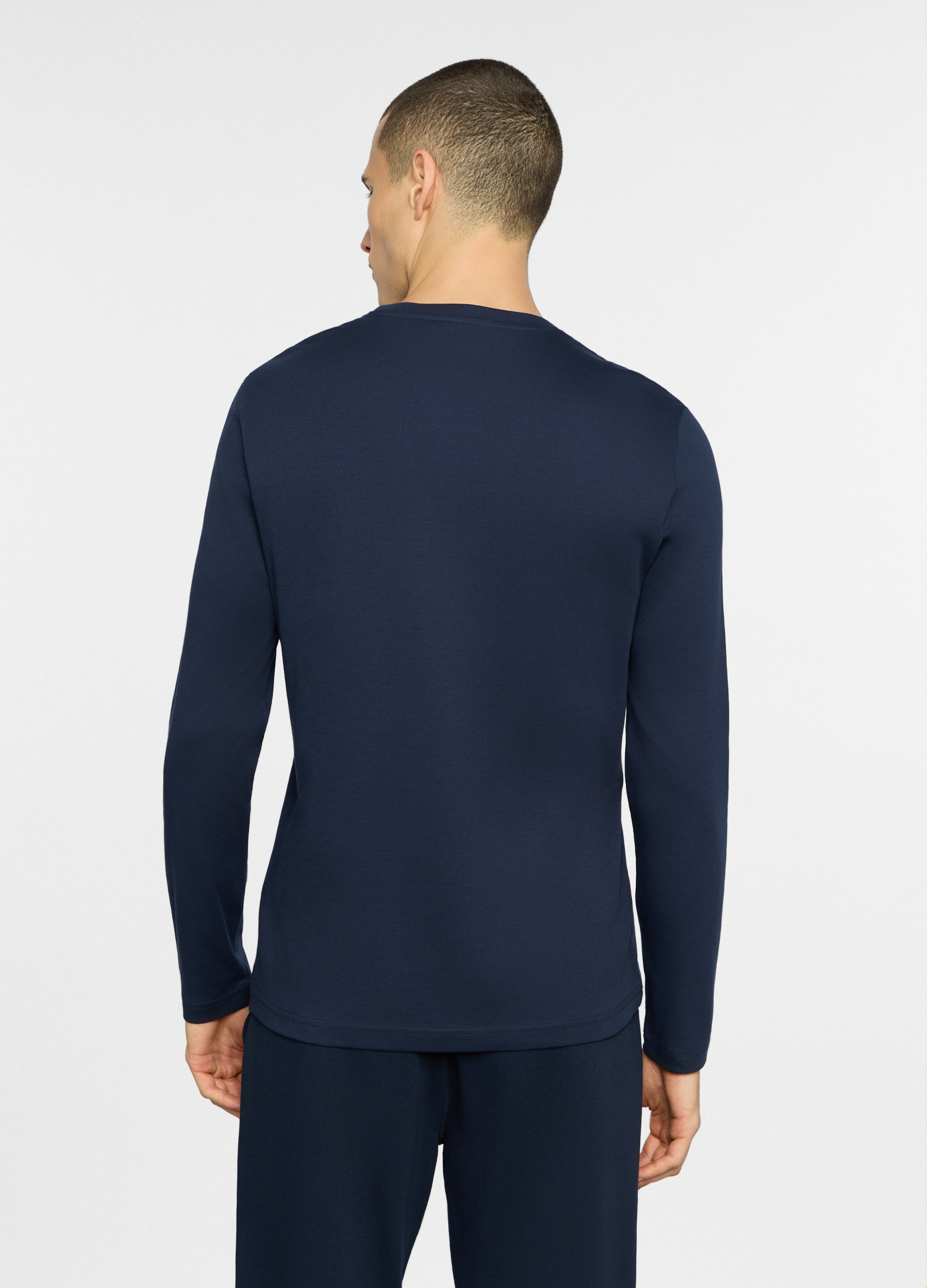 Alternative view of Majica