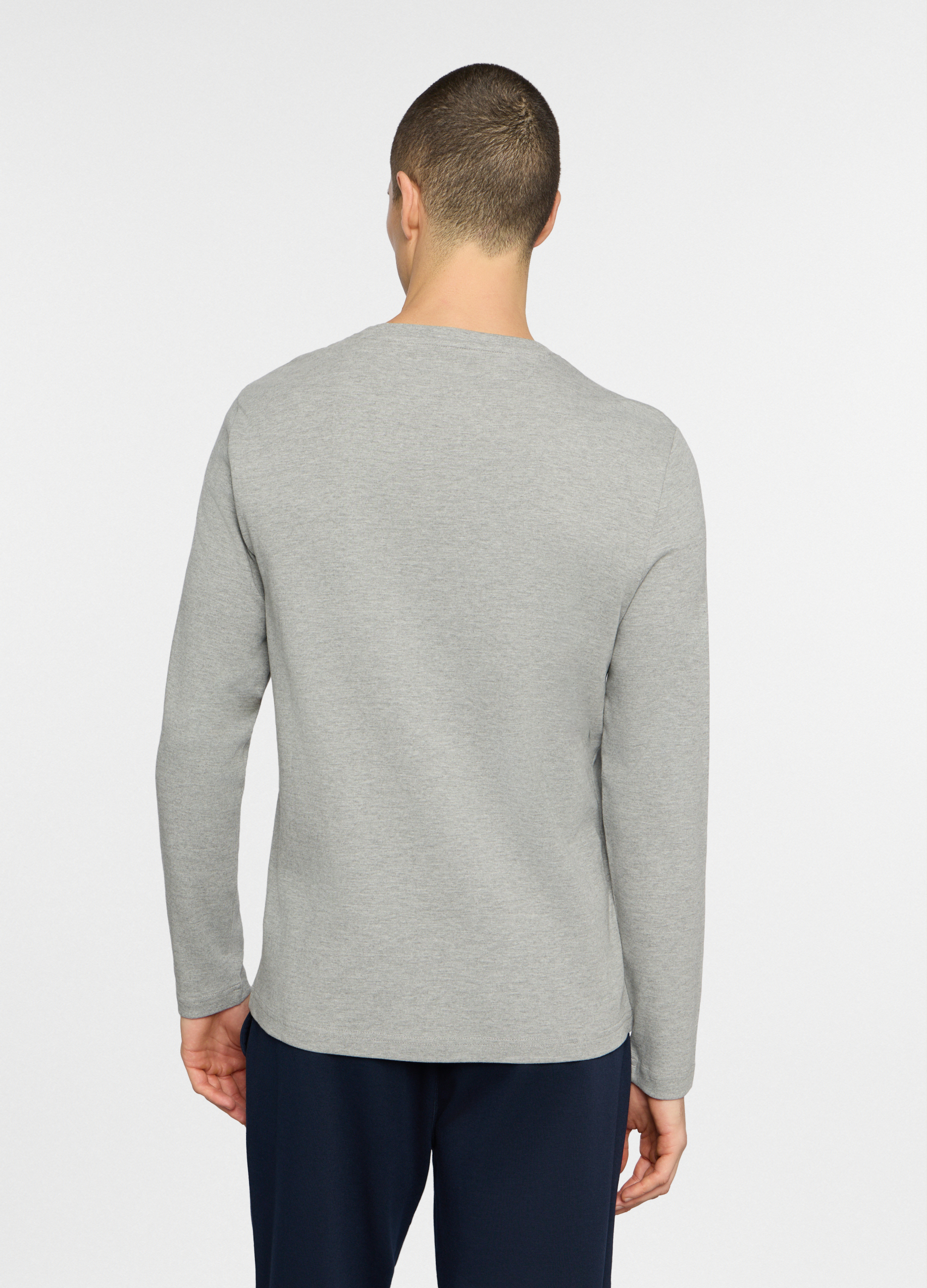 Alternative view of Majica