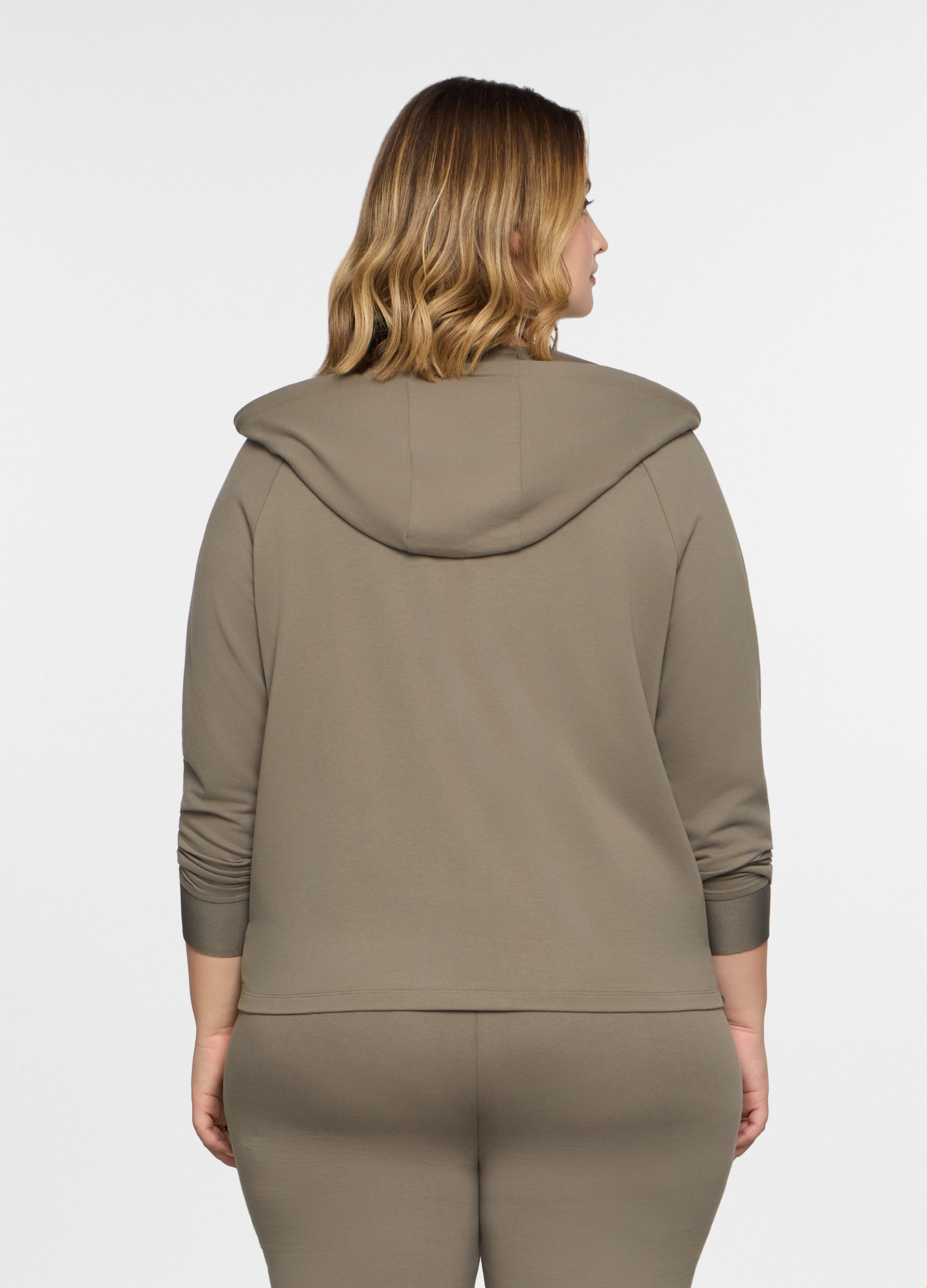 Alternative view of Dukserica