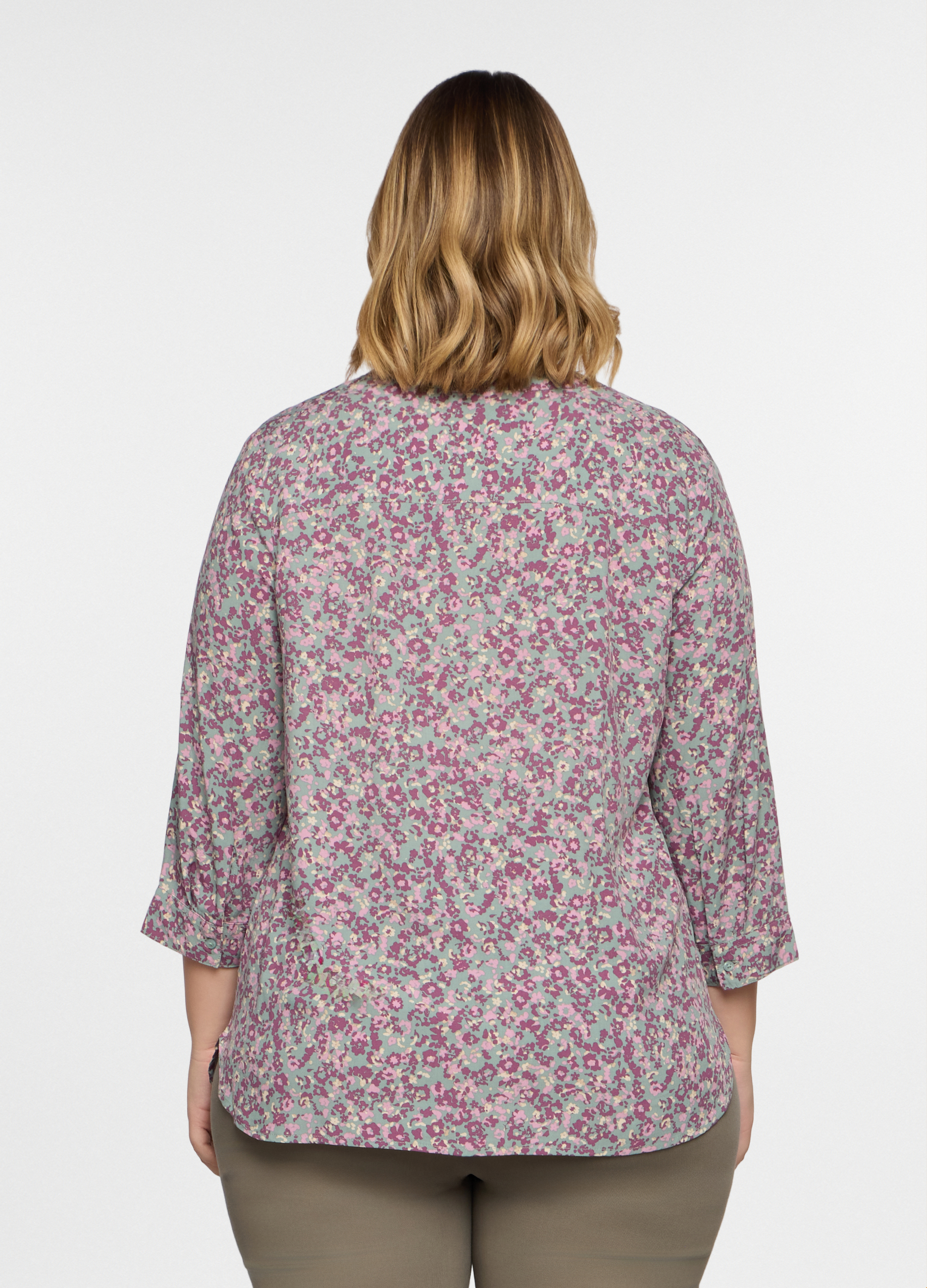 Alternative view of Majica