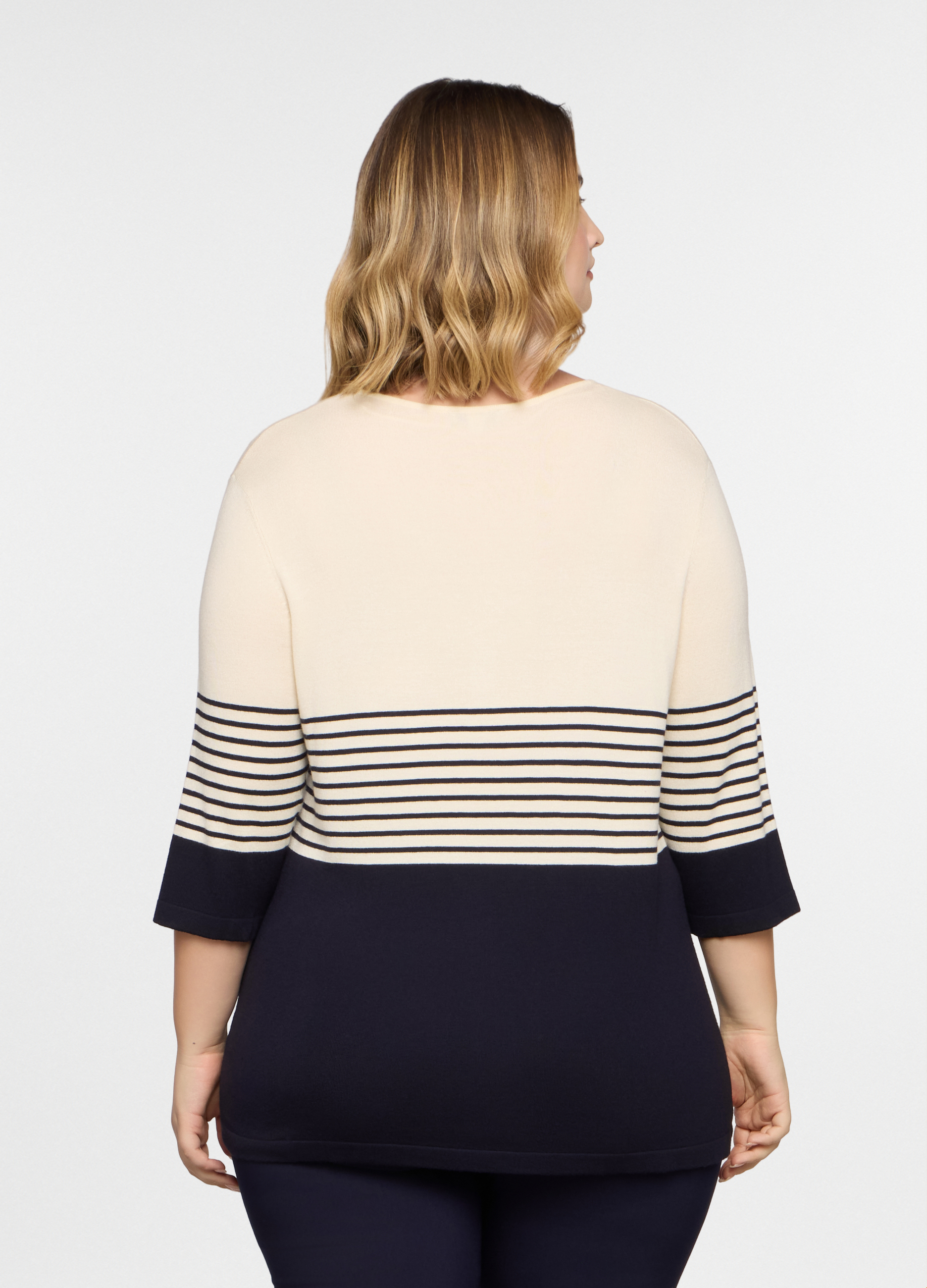 Alternative view of Džemper