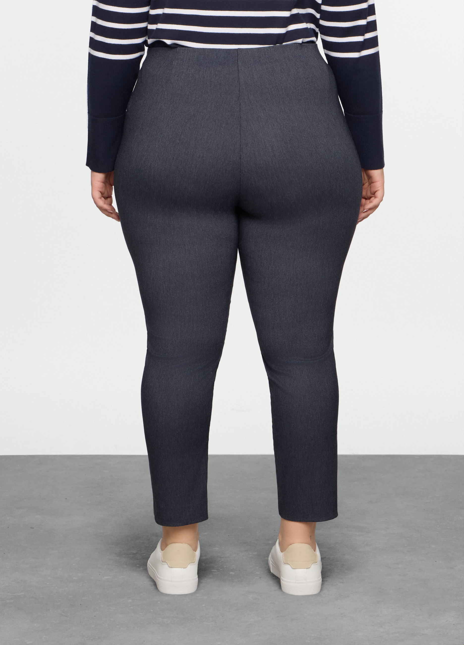 Alternative view of Hlače