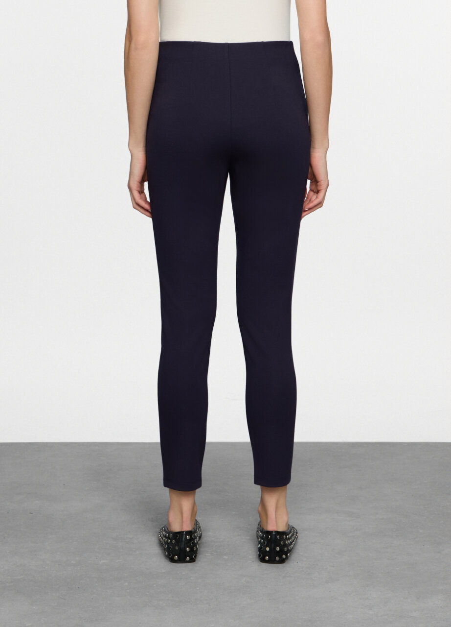 Alternative view of Majica