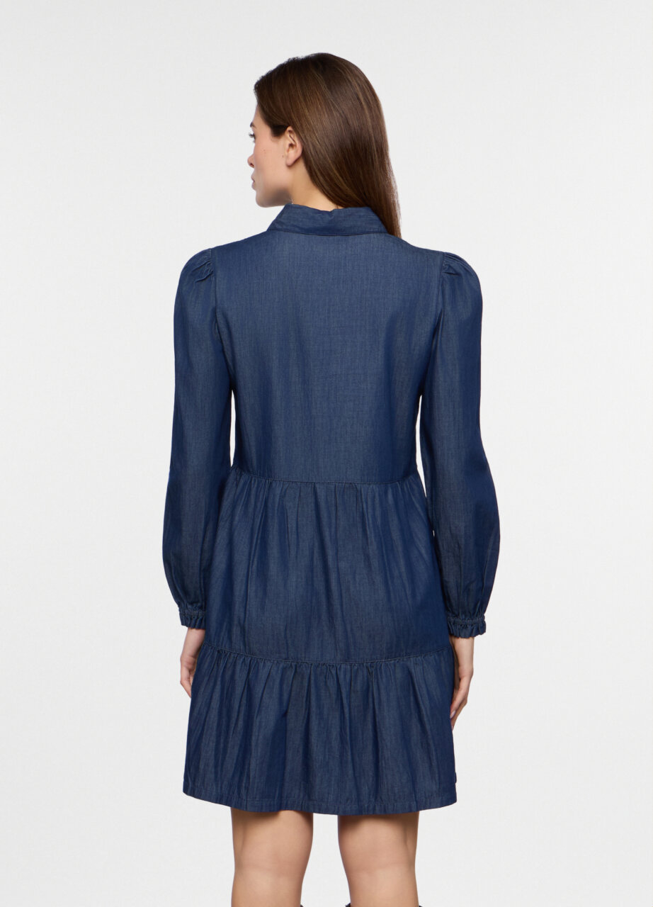 Alternative view of Haljina