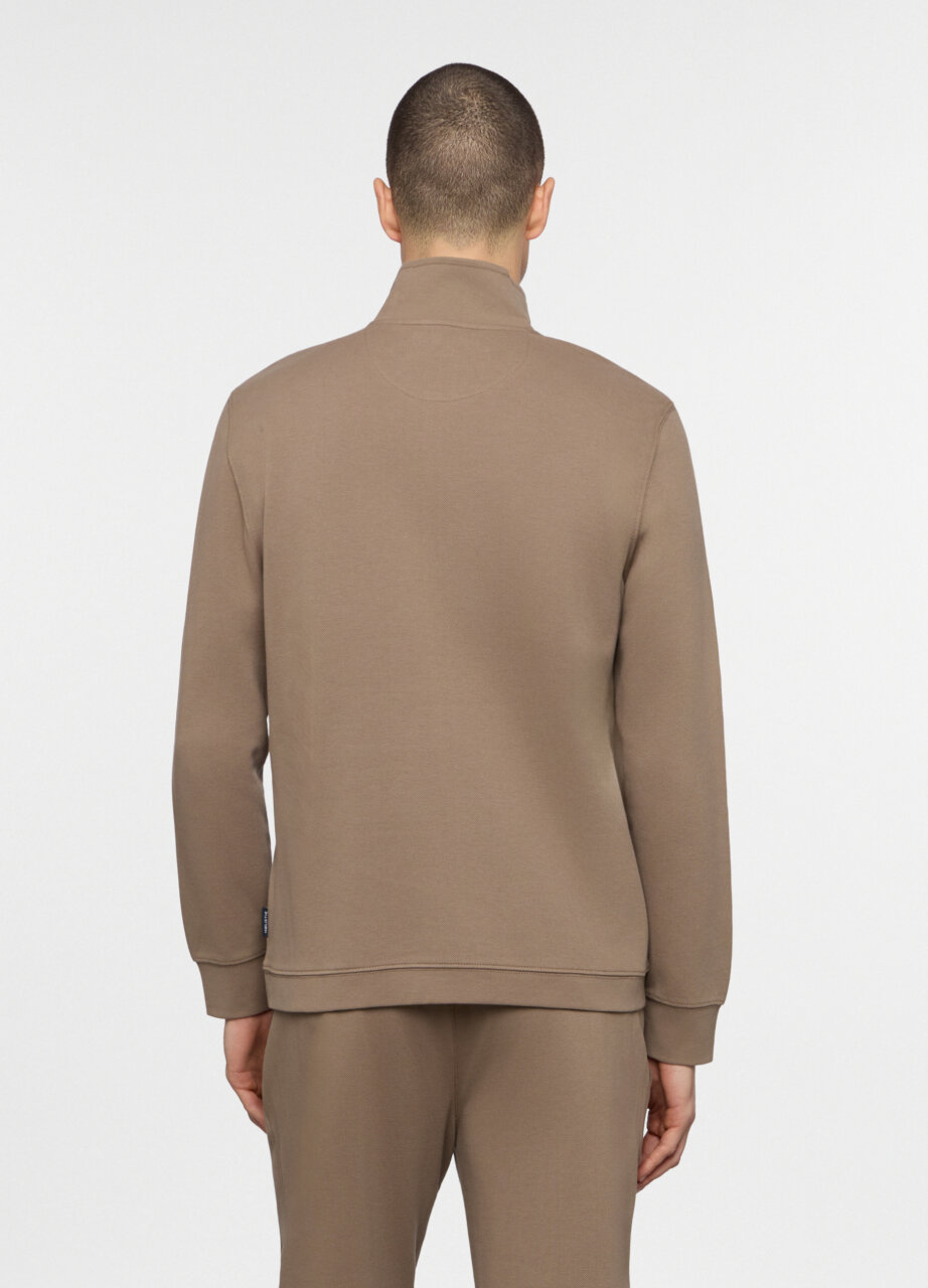 Alternative view of Dukserica