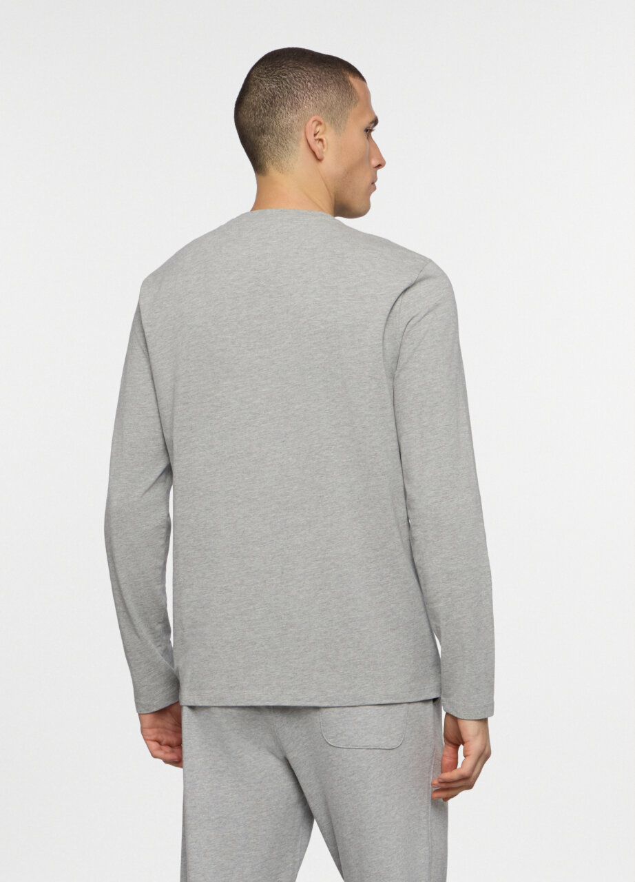 Alternative view of Majica