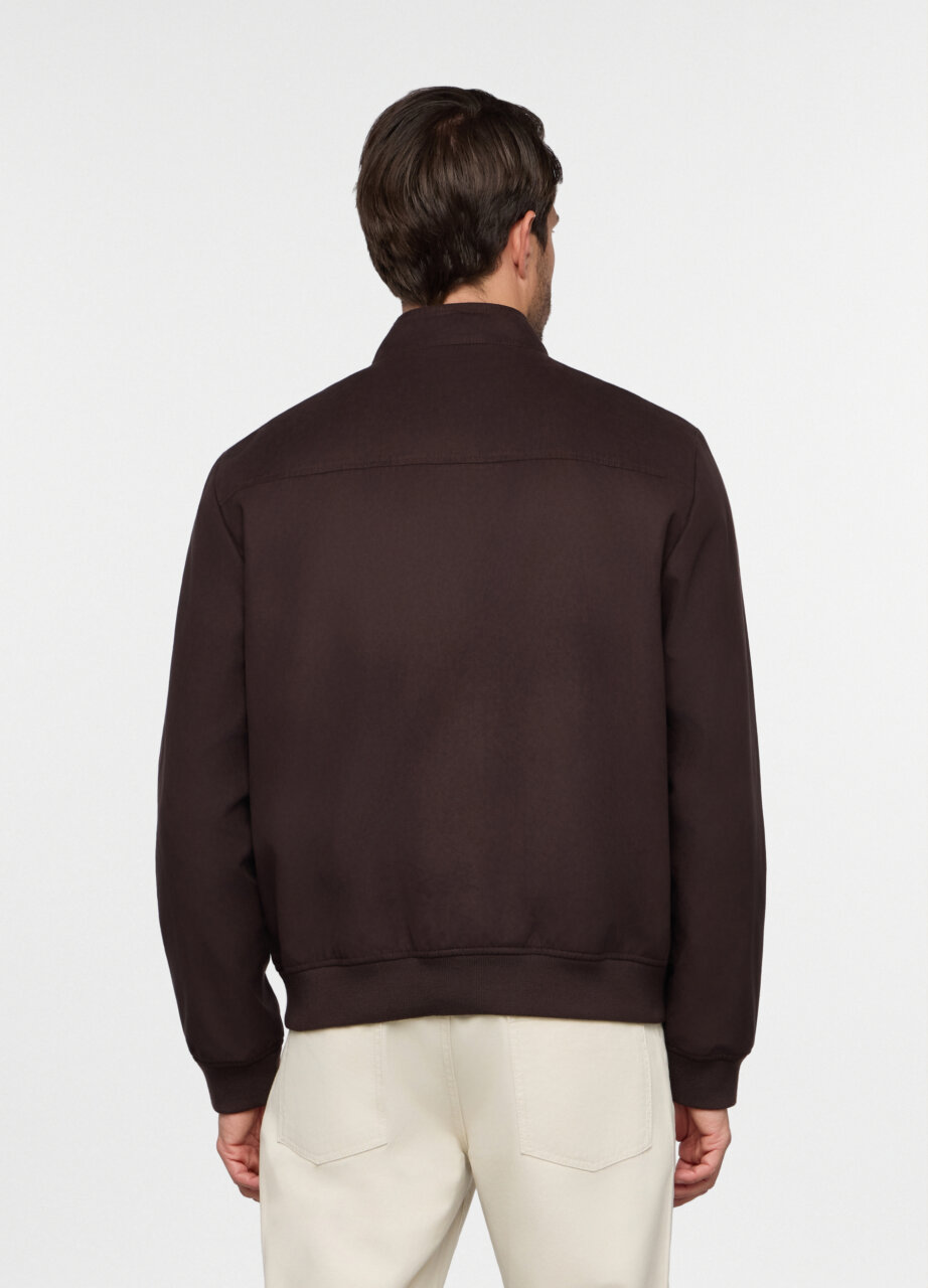 Alternative view of Jakna