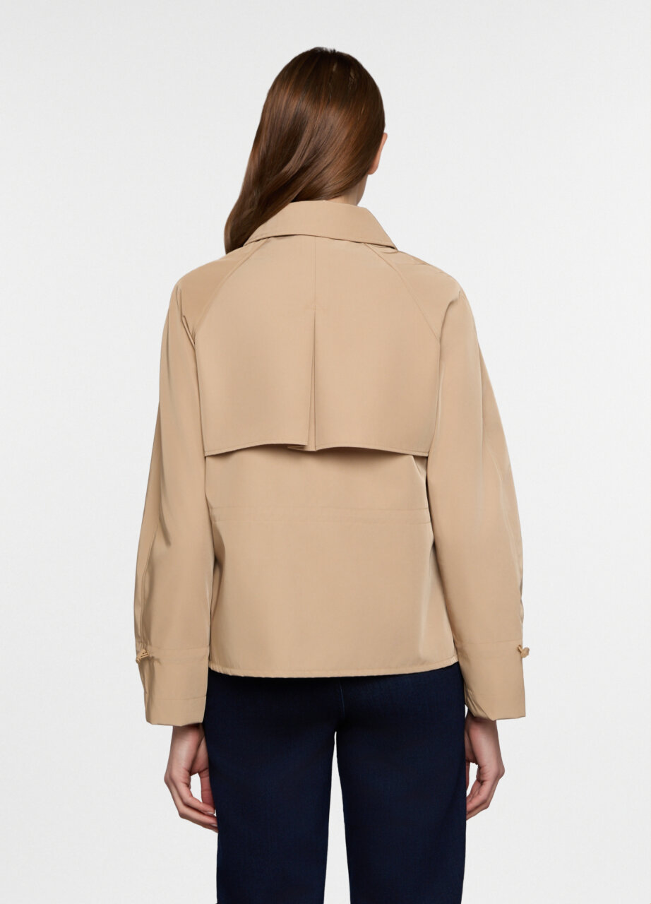 Alternative view of Jakna