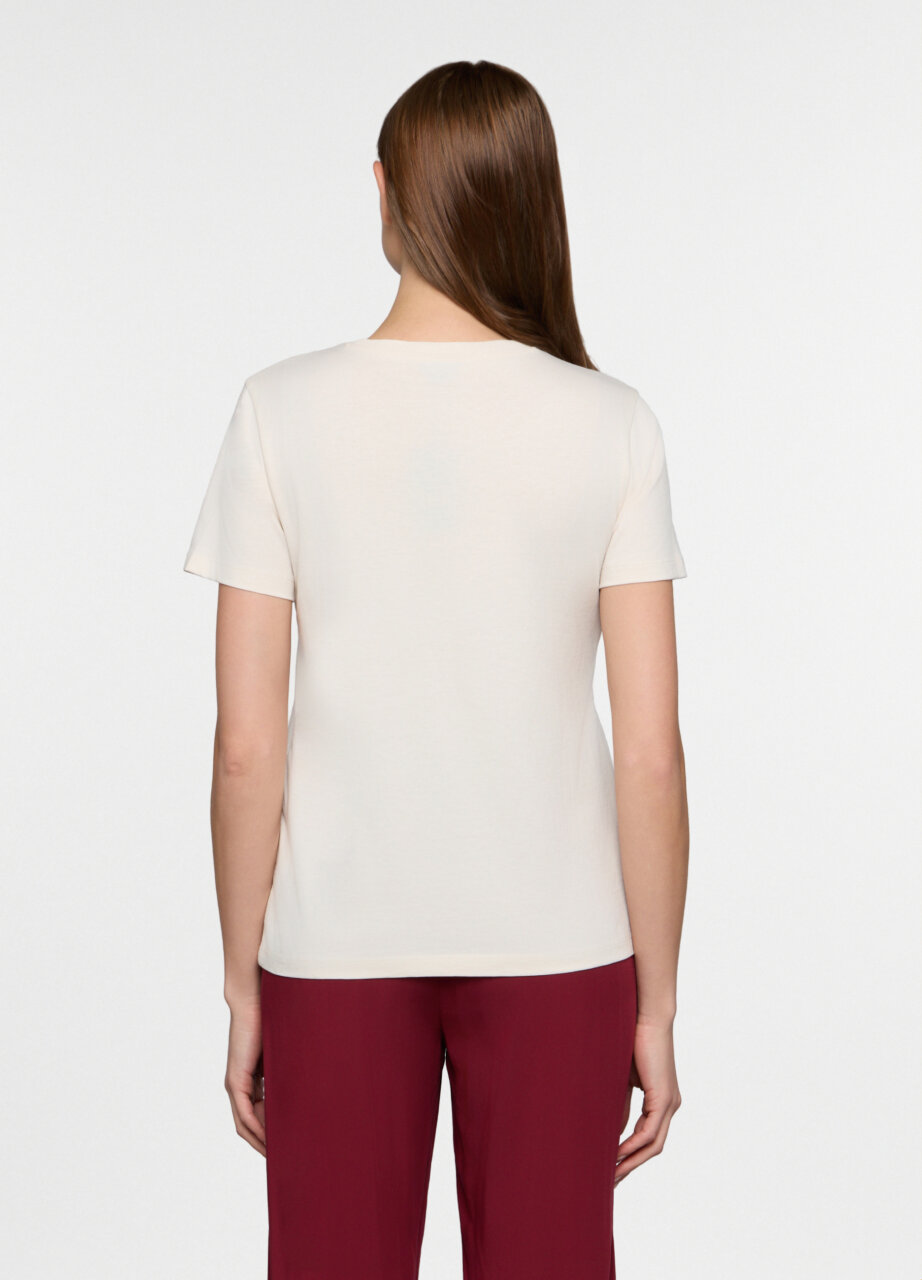 Alternative view of Majica