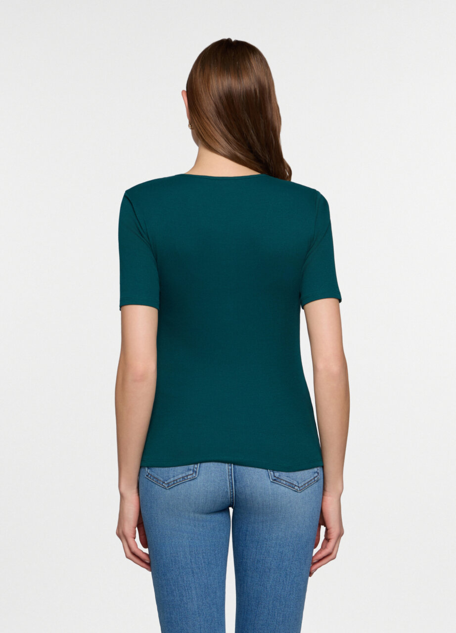 Alternative view of Majica