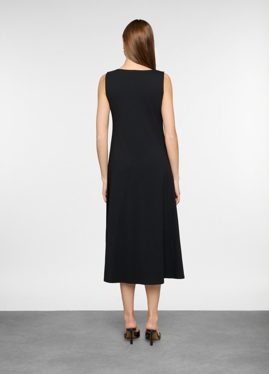 Alternative view of Haljina