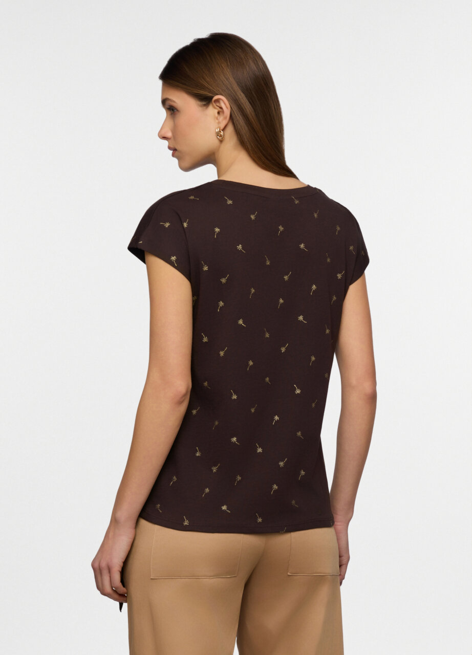 Alternative view of Majica