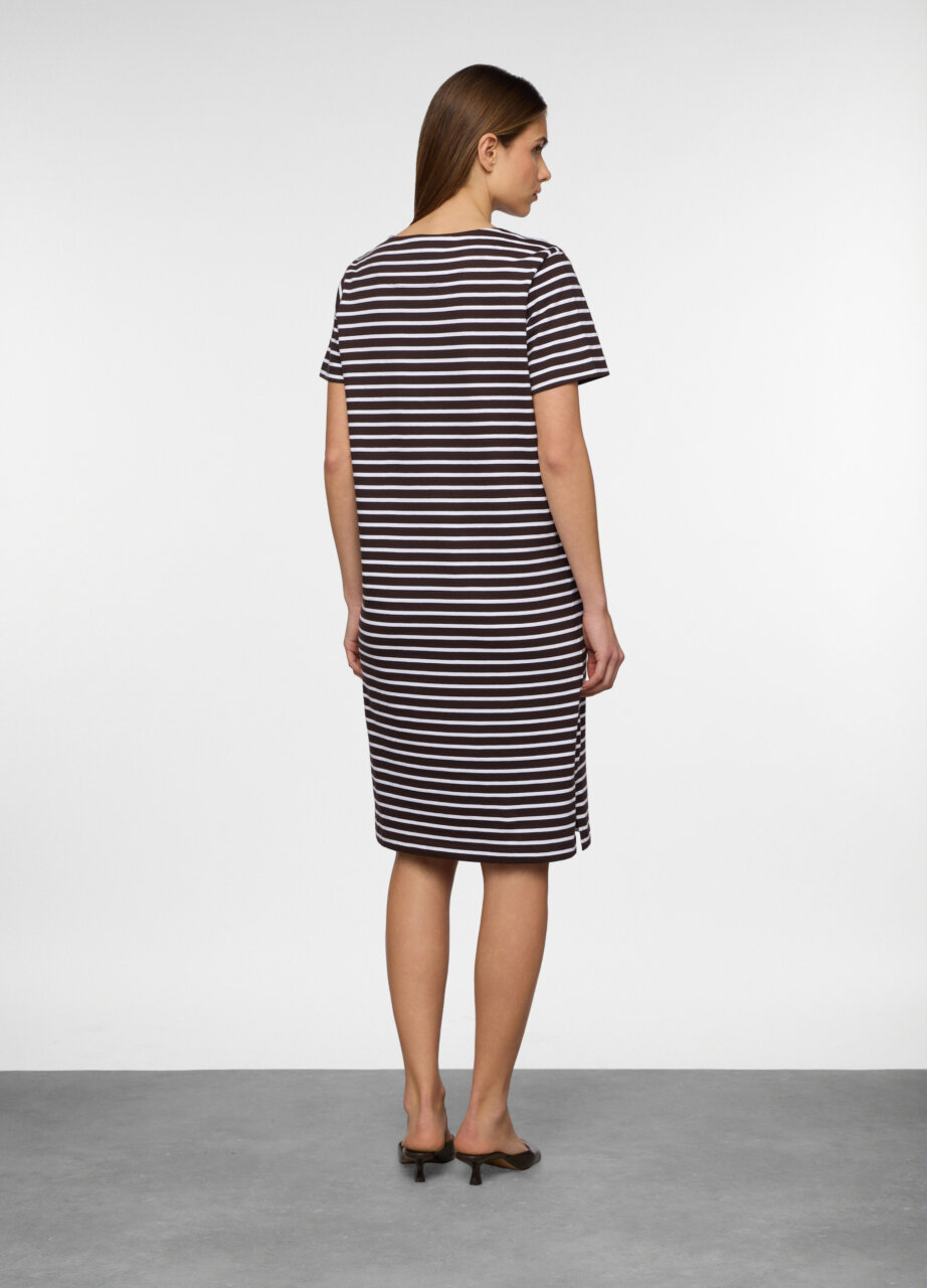 Alternative view of Haljina