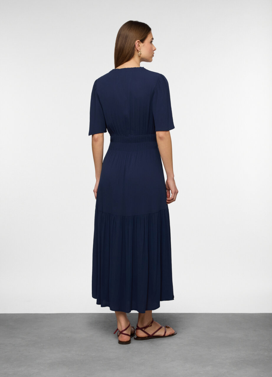 Alternative view of Haljina