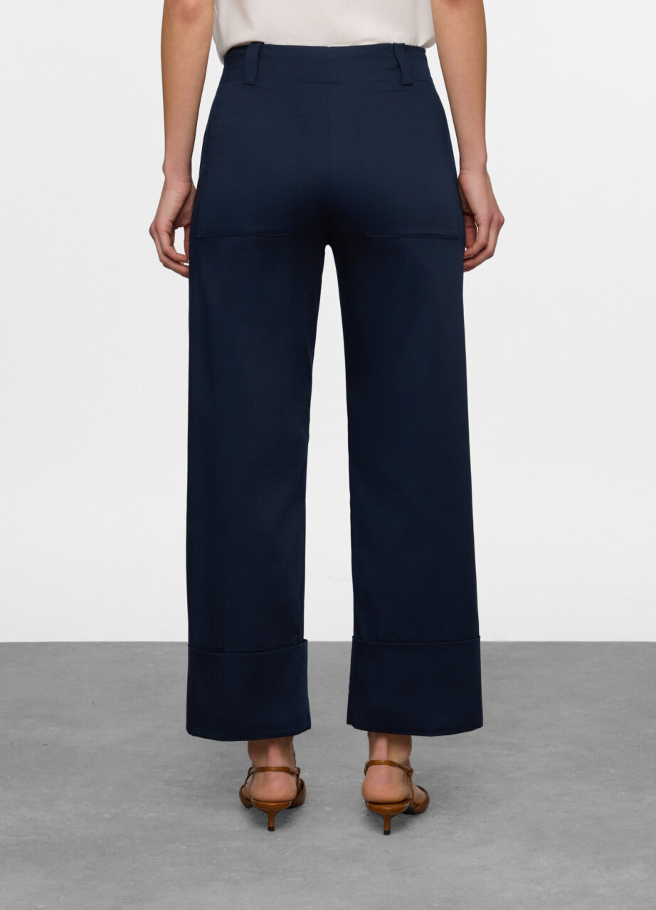 Alternative view of Hlače