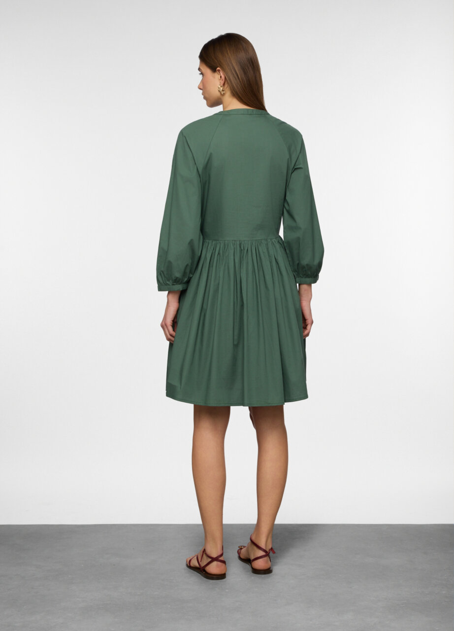 Alternative view of Haljina