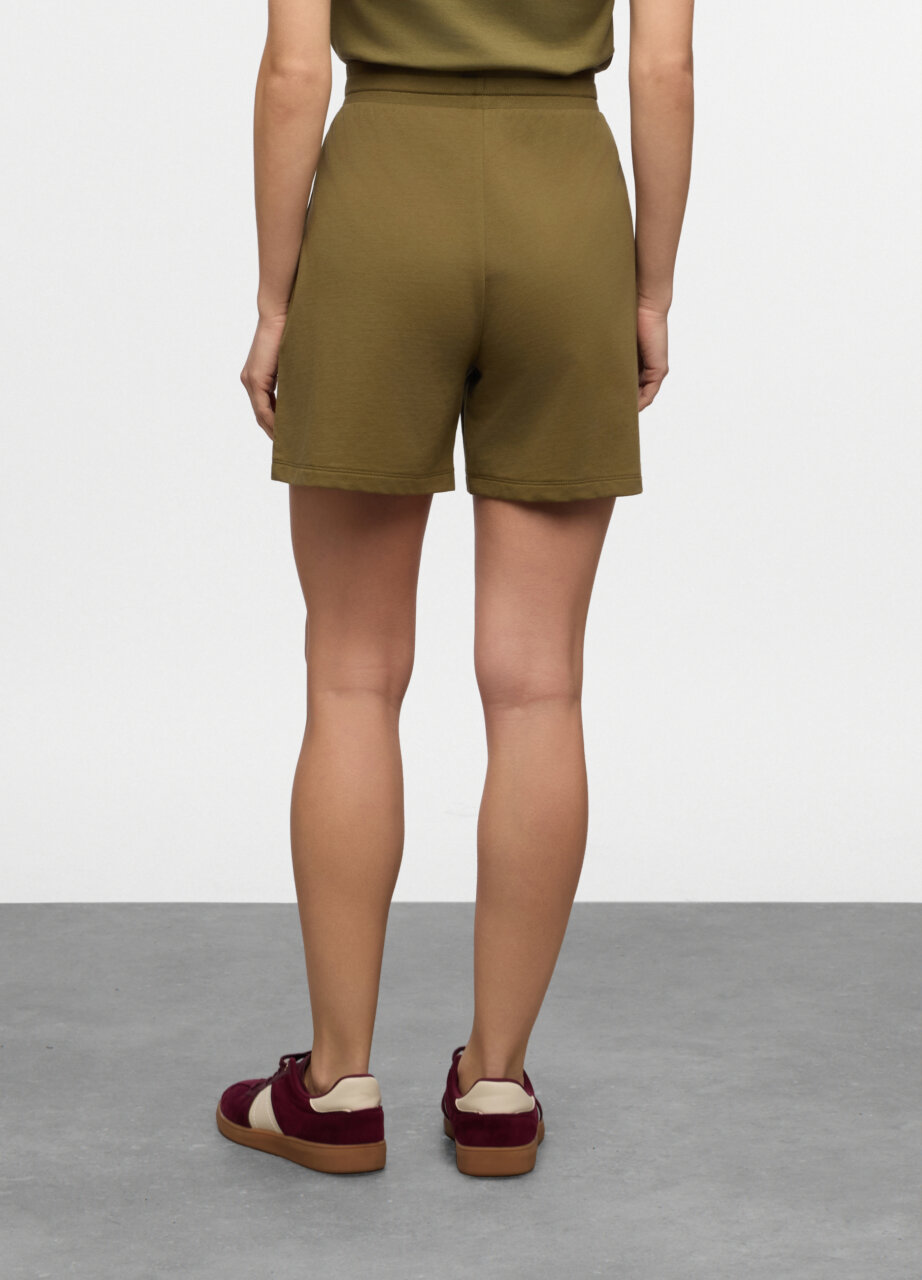 Alternative view of Majica