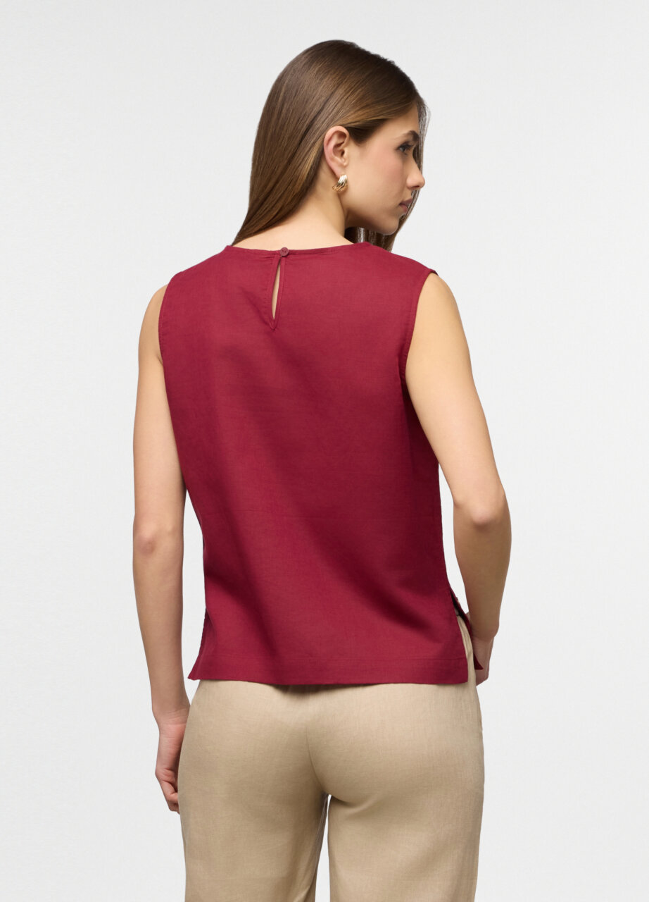 Alternative view of Majica