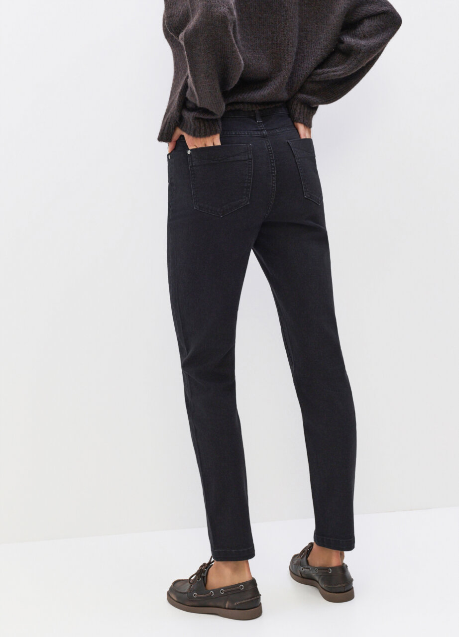 Alternative view of Jeans
