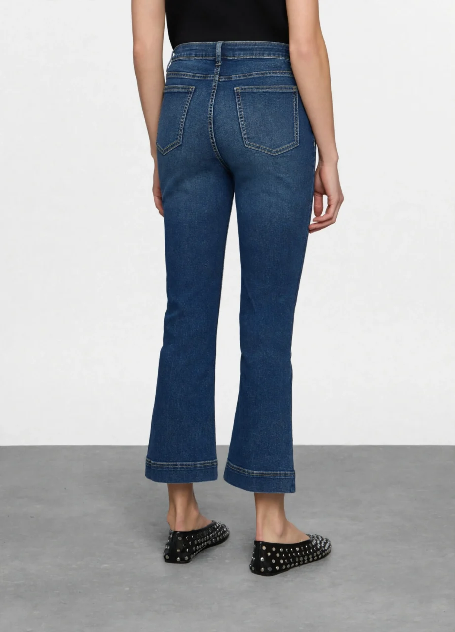 Alternative view of Jeans